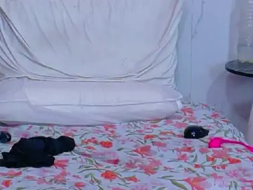 Matureandhorny  live sex cam