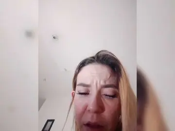 Sarafoxxx  live sex cam