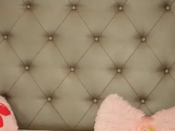 AlexxaOne  live sex cam