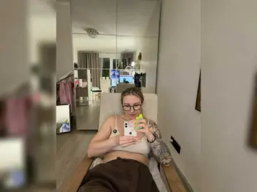 Miss-Fetish  live sex cam