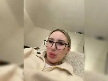 Miss-Fetish  live sex cam