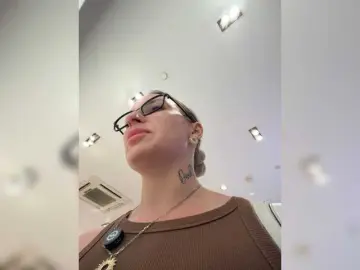 Miss-Fetish  live sex cam