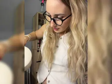 Miss-Fetish  live sex cam