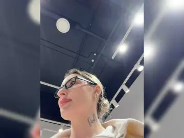 Miss-Fetish  live sex cam