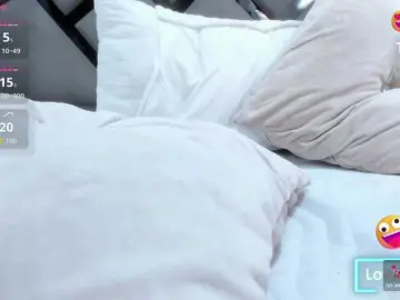 Naia69  live sex cam