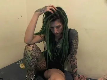 Nuki25  live sex cam