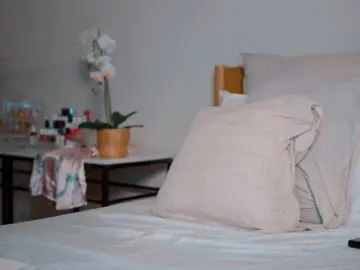 Naughtytilly  live sex cam