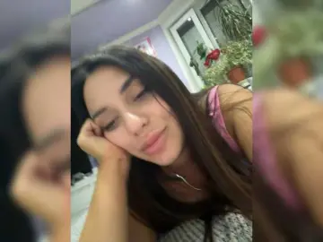 Alexyaa  live sex cam