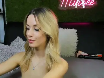 MiaBeeX  live sex cam