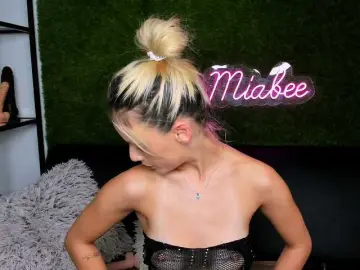 MiaBeeX  live sex cam