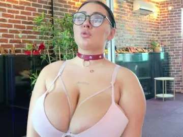 Boobzilla  live sex cam