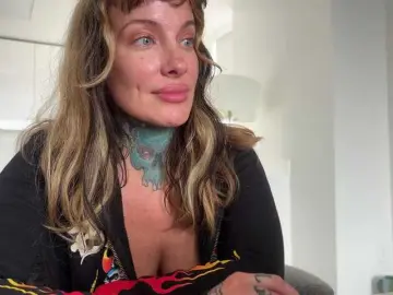 Iiixbostonxiii  live sex cam