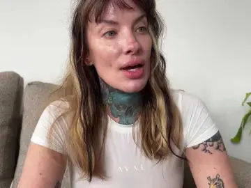 Iiixbostonxiii  live sex cam