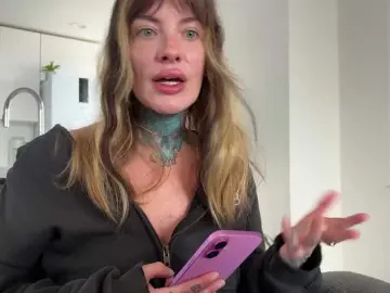 Iiixbostonxiii  live sex cam