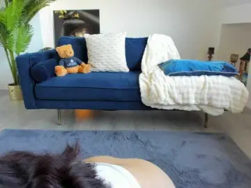 IssaBelle18  live sex cam