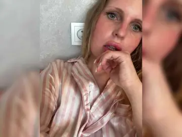 Milana40  live sex cam