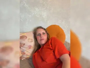 Milana40  live sex cam