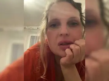 Milana40  live sex cam