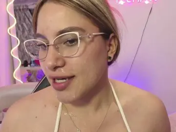 SAAYA-TAY  live sex cam