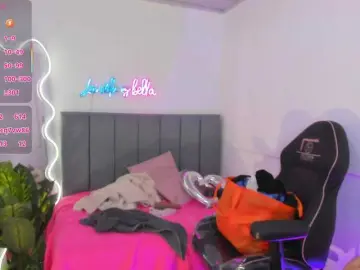 SAAYA-TAY  live sex cam