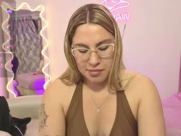 SAAYA-TAY  live sex cam