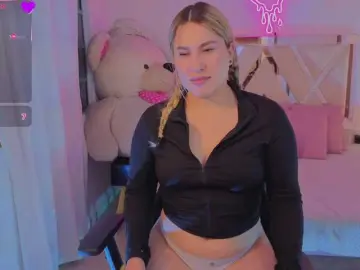 SAAYA-TAY  live sex cam