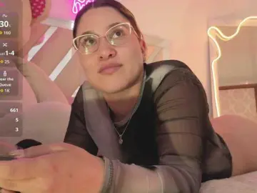 SAAYA-TAY  live sex cam