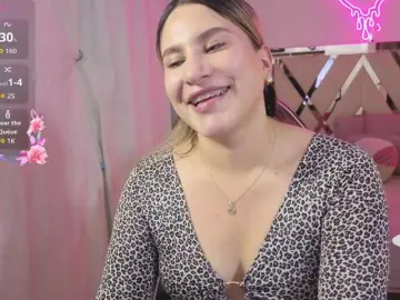 SAAYA-TAY  live sex cam