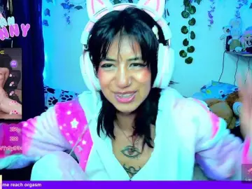 Roxanbunny  live sex cam