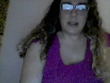 Bongmamabear  live sex cam