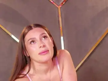 CristalSky05  live sex cam