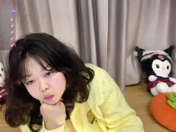 Kittenfishing  live sex cam