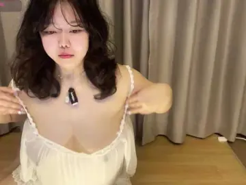 Kittenfishing  live sex cam