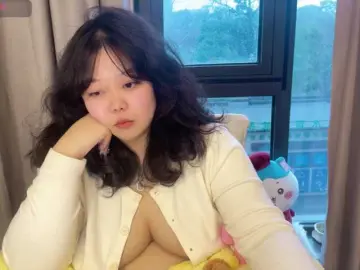 Kittenfishing  live sex cam