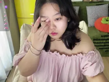 Kittenfishing  live sex cam