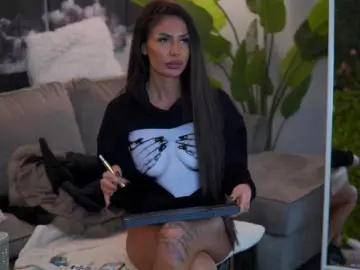 RaquelleVon  live sex cam