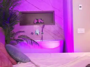 RaquelleVon  live sex cam