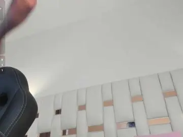 SaraWatson  live sex cam