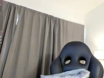 SaraWatson  live sex cam