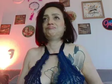 CoralShine80  live sex cam