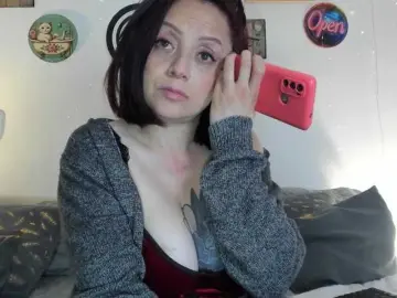 CoralShine80  live sex cam