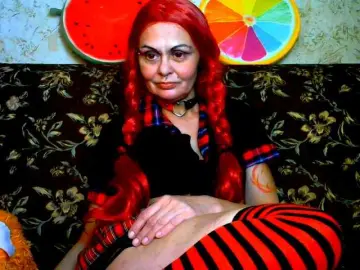 GardenerofIllusions  live sex cam