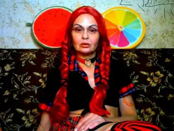 GardenerofIllusions  live sex cam