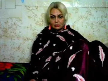 GardenerofIllusions  live sex cam