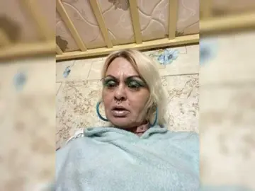 GardenerofIllusions  live sex cam