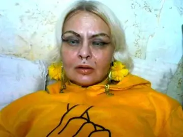 GardenerofIllusions  live sex cam