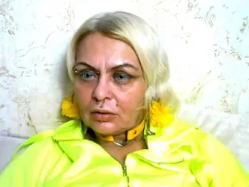 GardenerofIllusions  live sex cam