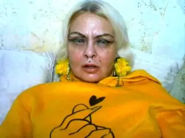 GardenerofIllusions  live sex cam