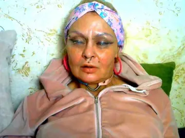 GardenerofIllusions  live sex cam