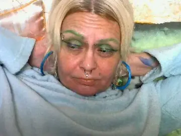 GardenerofIllusions  live sex cam